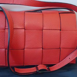 Women Bag, Orange Color, Medium Size, straps trim & zipper